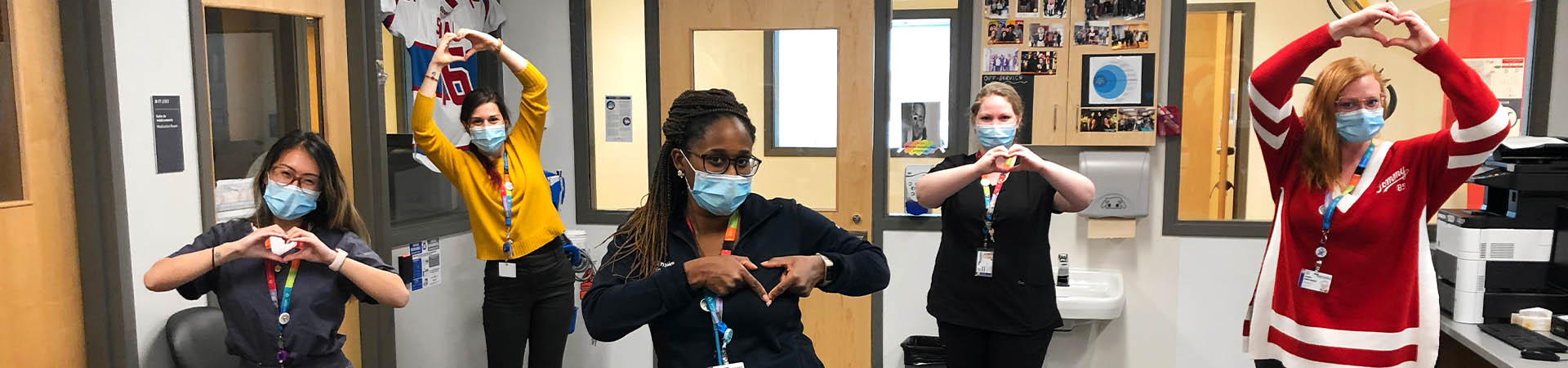 Nous embauchons des infirmières et infirmiers