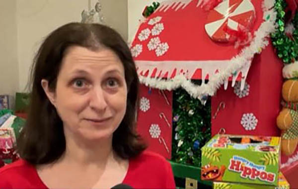 Des centaines de jouets en cadeau aux enfants malades