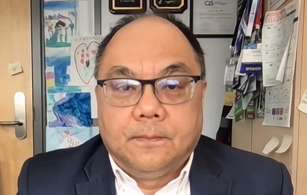 Les scientifiques sont aux aguets et surveillent deux virus qui pourraient se propager aux humains