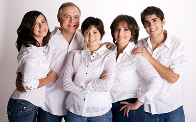 Joanna Felemegos s’estime chanceuse de pouvoir compter sur le soutien de sa famille. De gauche à droite : Helen, la sœur de Joanna; Yannis, le père; Joanna; Julie, la mère, et le frère, George.