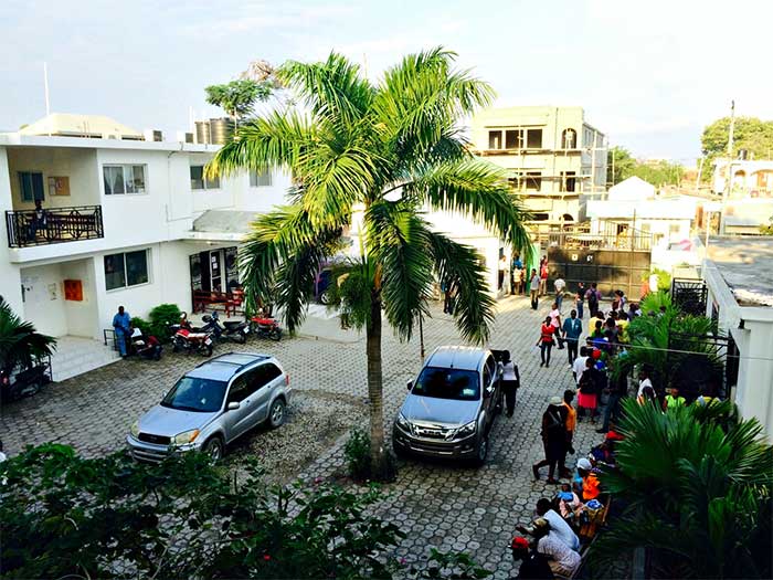 L’Hôpital Saint-Nicolas à Saint-Marc, en Haïti, dessert une population de 1,6 million d’habitants.