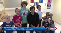 Le pilote de F1 Lance Stroll fait un arrêt à l’Hôpital de Montréal pour enfants